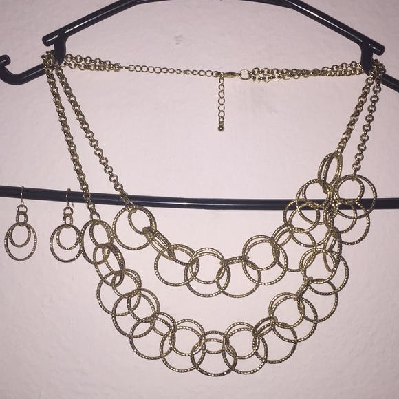 Necklace and earrings set - Picture 2 of 3